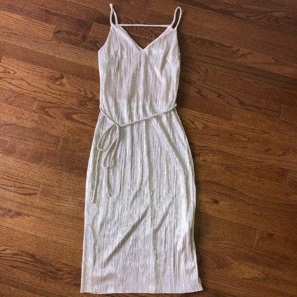 🎀SOLD🎀 Champagne ribbed lightweight midi dress - Picture 1 of 3